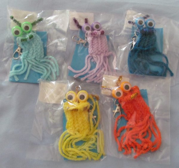 Alien Quarter Holder Keychain Various